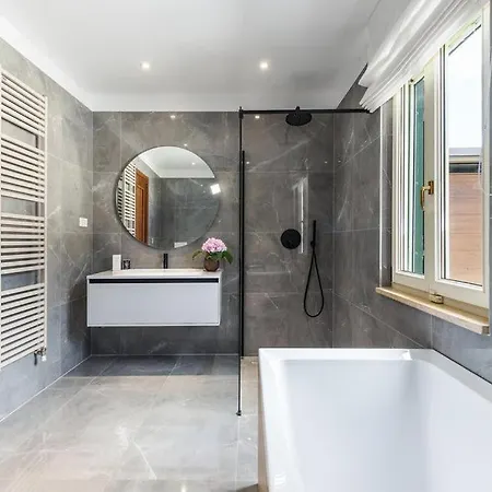 Beautiful Omo With Pool In Pula