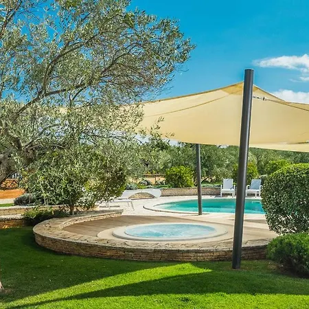 Beautiful Omo With Pool In Pula