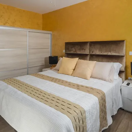 Villa Beautiful Omo With Pool In Pula