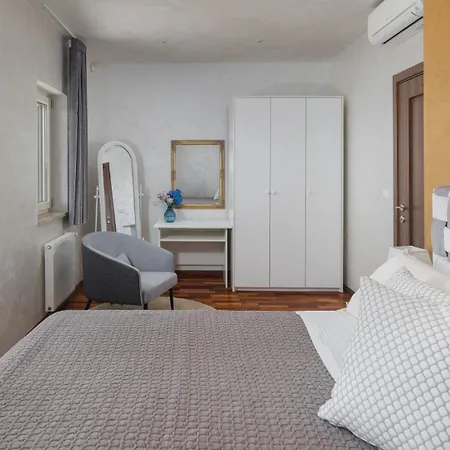 Villa Beautiful Omo With Pool In