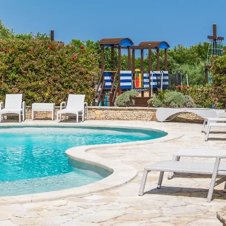 Beautiful Omo With Pool In * Pula