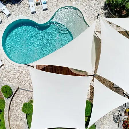 Beautiful Omo With Pool In Willa Pula