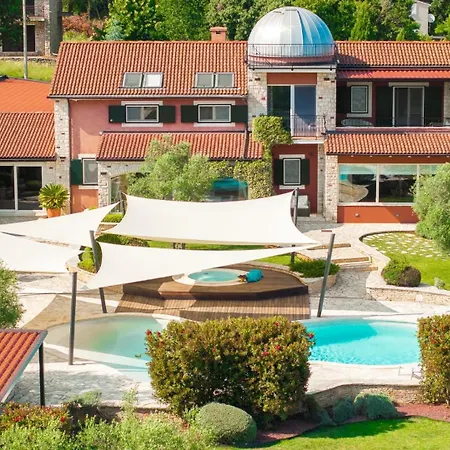 Beautiful Omo With Pool In Villa Pula