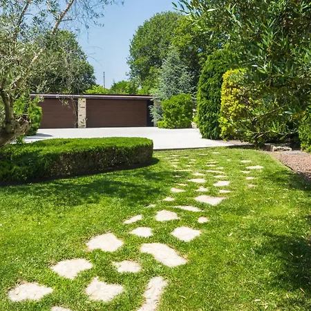 Beautiful Omo With Pool In Póla