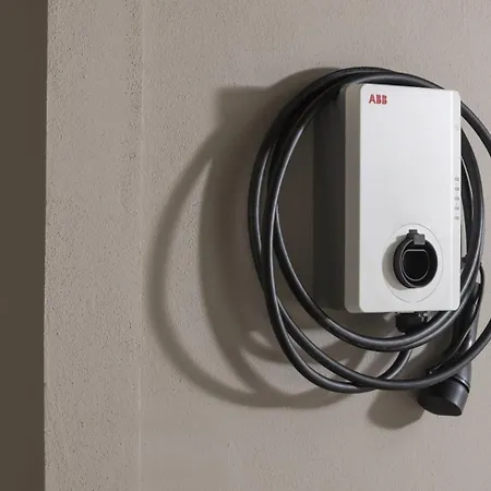 Beautiful Omo With Pool In Villa