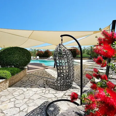 Beautiful Omo With Pool In Villa Póla