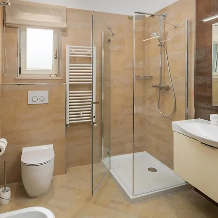 Beautiful Omo With Pool In *