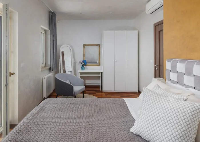 Beautiful Omo With Pool In וילה *