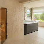 빌라 Beautiful Omo With Pool In 풀라