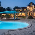 Beautiful Omo With Pool In 빌라 *